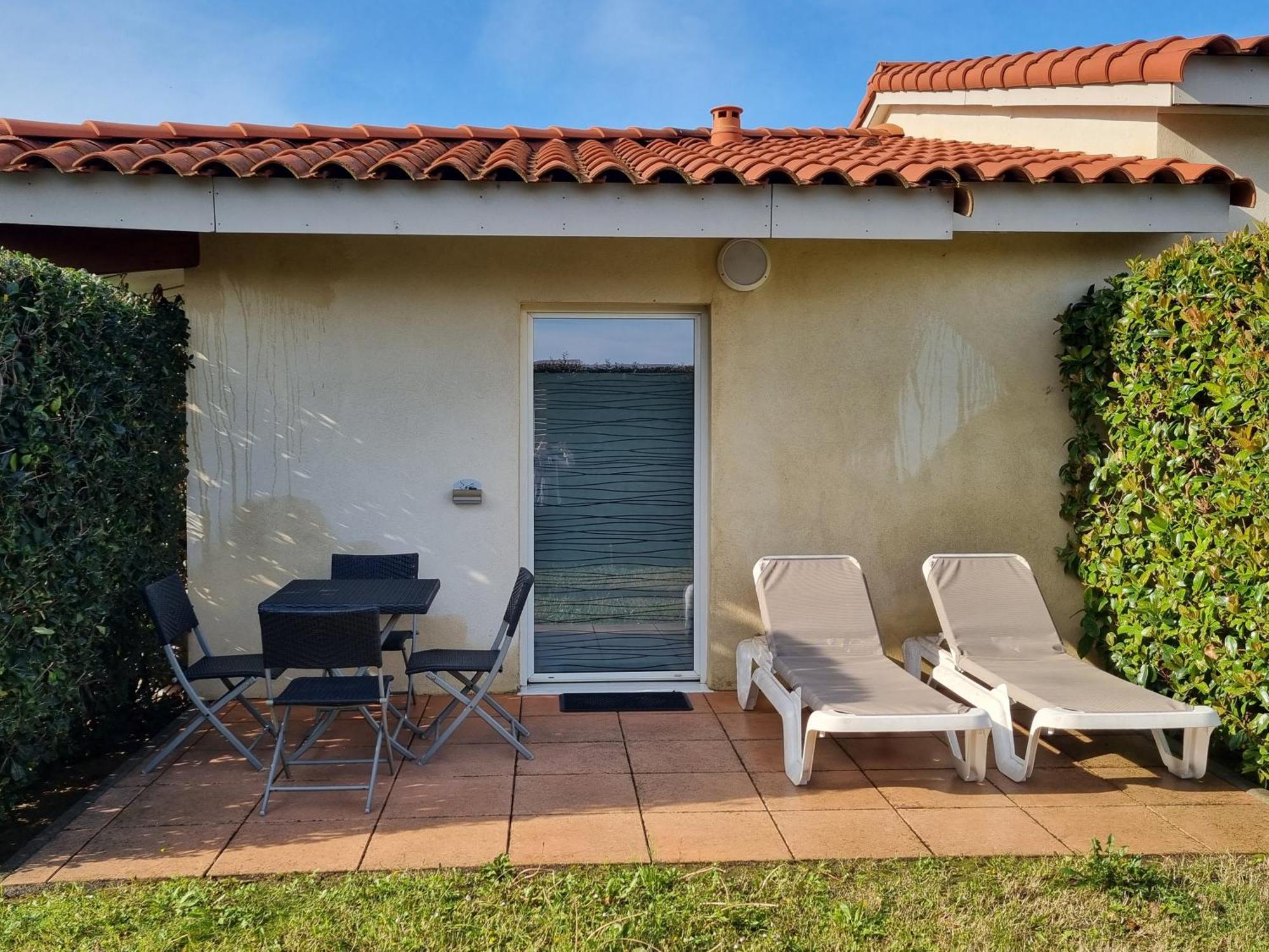 Allotel Fos-sur-Mer Exterior photo